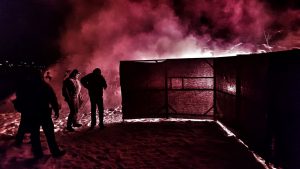 Strzelanie nocne, karabinek i pistolet