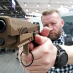 Wzrost pozwoleń na broń w Polsce. Dlaczego badania niczego nie zmienią – a szkolenie zmieni wiele