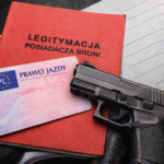 Pozwolenie na broń w Polsce w 2026 roku – czy nadal łatwiejsze niż prawo jazdy?